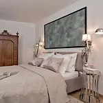 Heritage Hotel 19