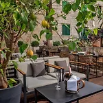 Heritage Hotel 19