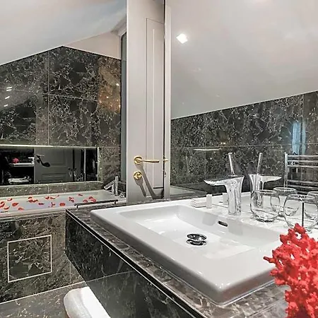 Heritage 19 Готель 4*