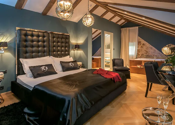 Heritage Hotel 19 Hotel 4*