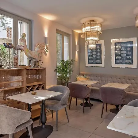 Heritage Hotel 19 4*